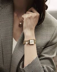 Rosefield (โรสฟิลด์) นาฬิกาผู้หญิง รุ่น Gift Box หน้าปัด 22x24 มม.